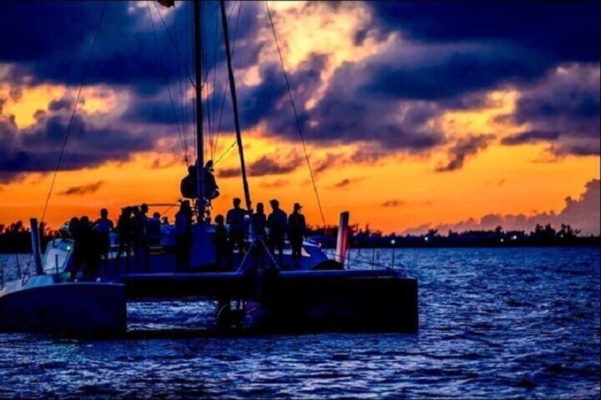 Bermuda Sunset Cocktail Cruise