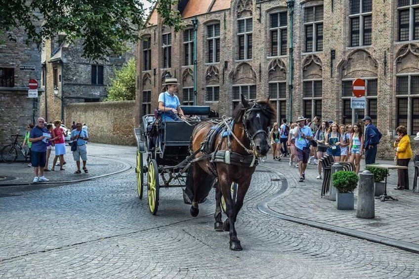 Private Tour to Bruges From Amsterdam incl. tickets to the Chocolate Museum
