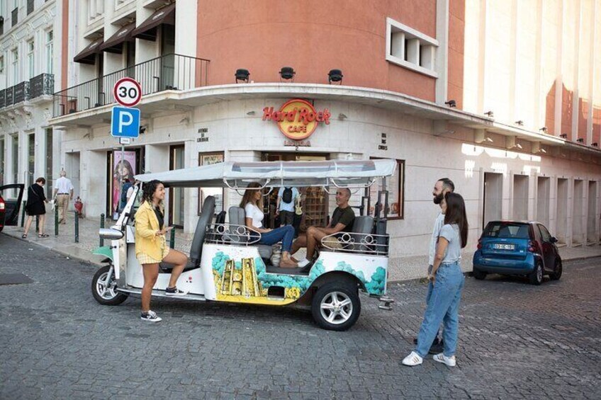 Lisbon: Half Day Sightseeing Tour on a Private Electric Tuk Tuk