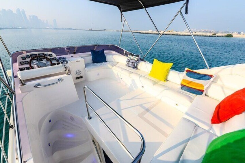 luxury yacht tour