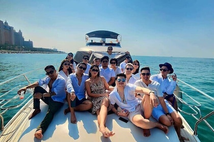 Private Charter Yacht Dubai - Exklusiv Yacht Cruising Tour