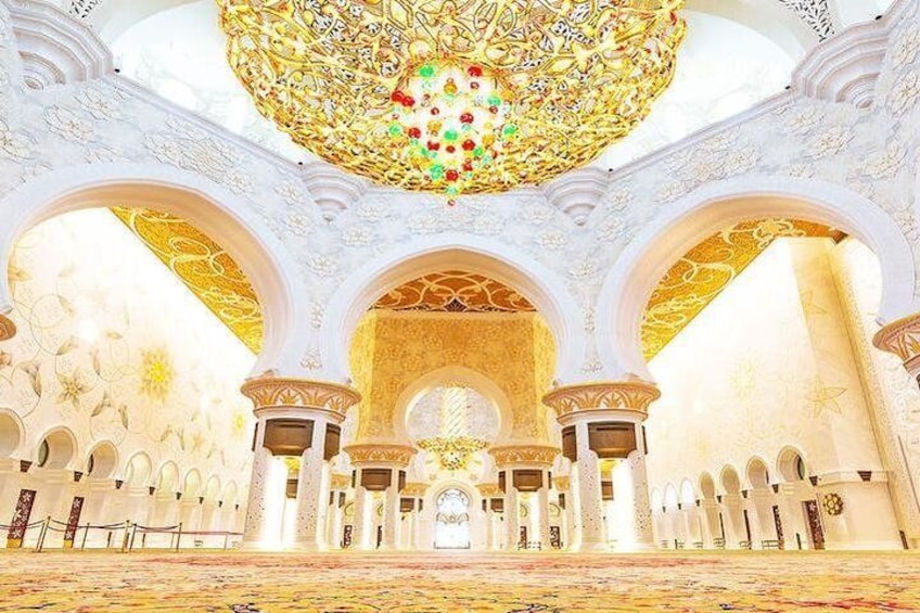 Abu Dhabi Mosque interior