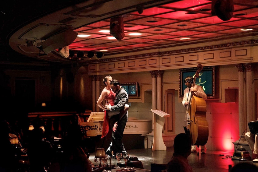 Stage view of the Tango Show at Gala Tango