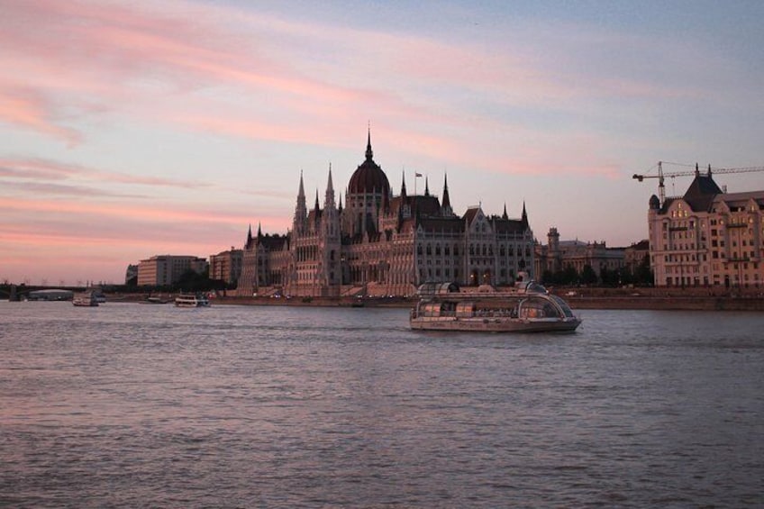 Candlelit Dinner Cruise by Legenda City Cruises, Budapest