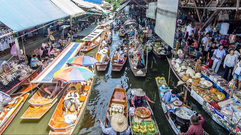 Bangkok Floating Market and Maeklong Railway Private Tour