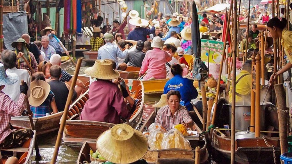 Bangkok Floating Market and Maeklong Railway Private Tour