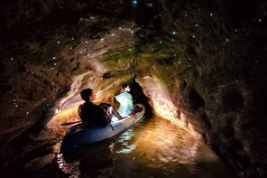 Sunset Kayak Glow Worm Cave Tour