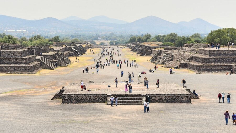 Tour # 1 in Mexico City: 3X1 Teotihuacan Pyramids plus...