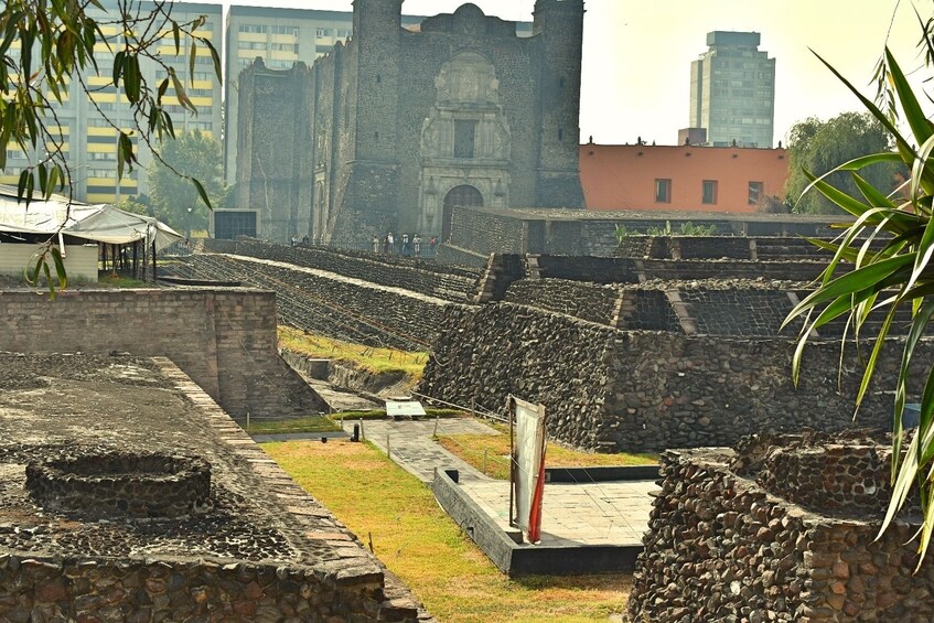 Tour # 1 in Mexico City: 3X1 Teotihuacan Pyramids plus...