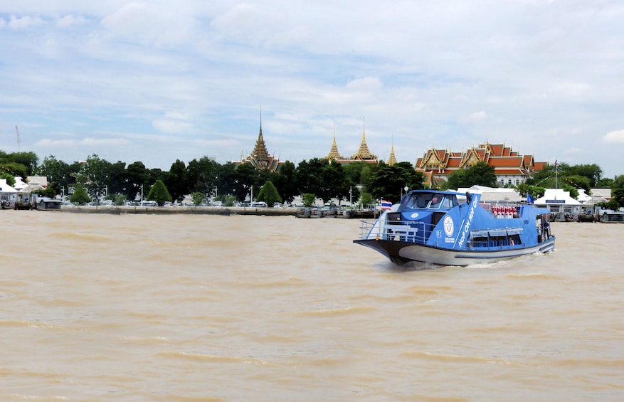 Chao Phraya Tourist Bangkok Hop-On-Hop-Off Sightseeing Boat