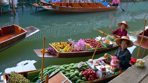 Damnoen Saduak Floating Market & Kanchanaburi (Joined Tours)