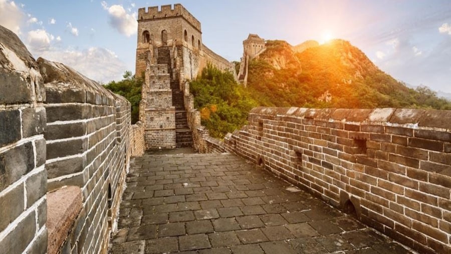 Private Tour: Great Wall at Badaling & Ming Tomb with Lunch