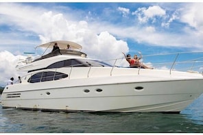 Negril VIP YACHT CRUISE Cruise and Ricks Café