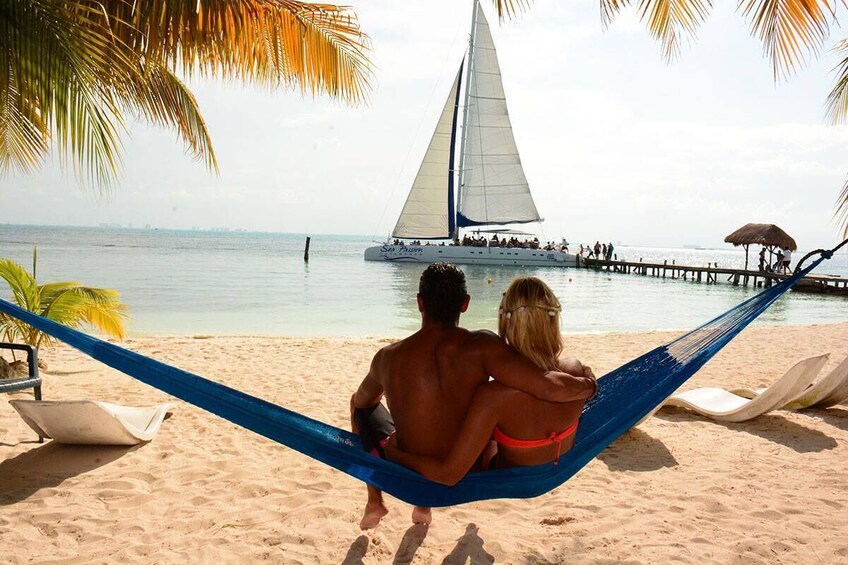 Catamaran Isla Mujeres Excitement