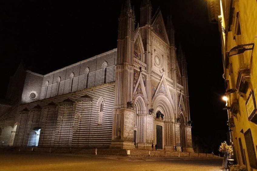 Orvieto by Evening: Small Group e-Bike tour with Dinner