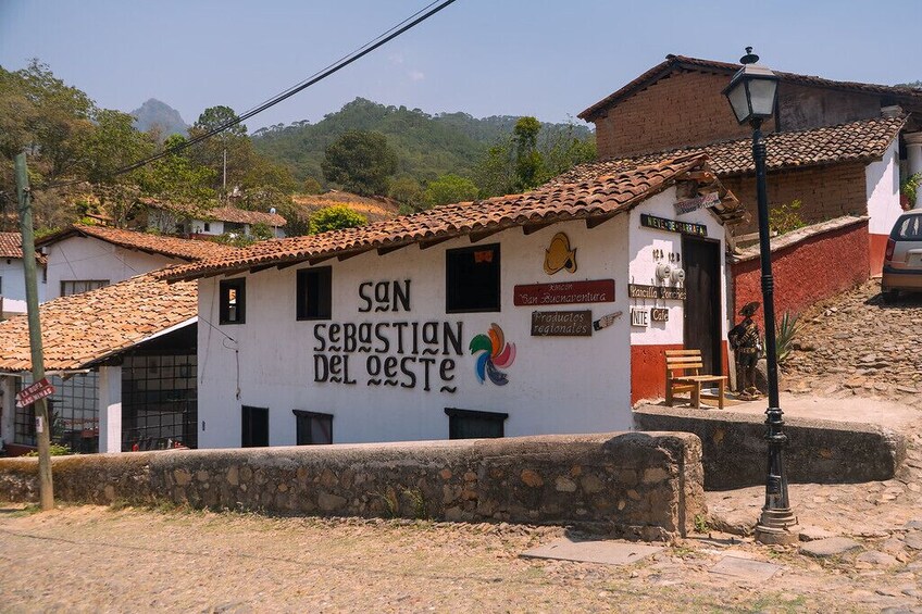 San Sebastian del Oeste Tour