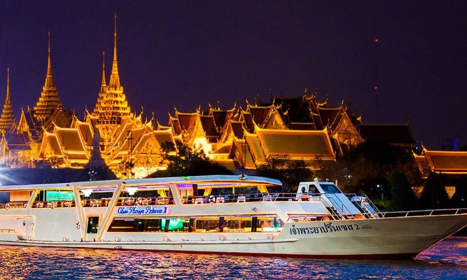 dinner cruise on chao phraya river