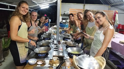 Scuola di cucina casalinga Lanna Thai Krabi