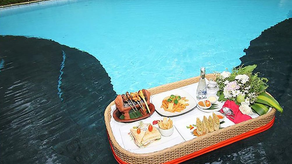 Bali Floating Pool Lunch at Beach View Restaurant Nusa Dua