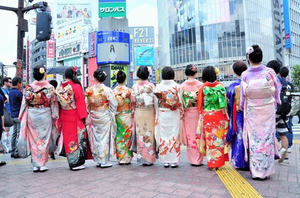 Dress in Kimono & take pictures at the Shibuya crossing