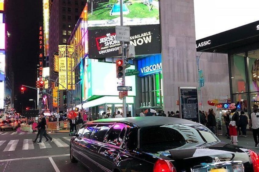 Show item 4 of 14. NYC Limo City Tour