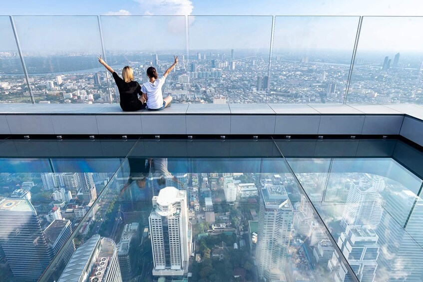Mahanakhon Skywalk