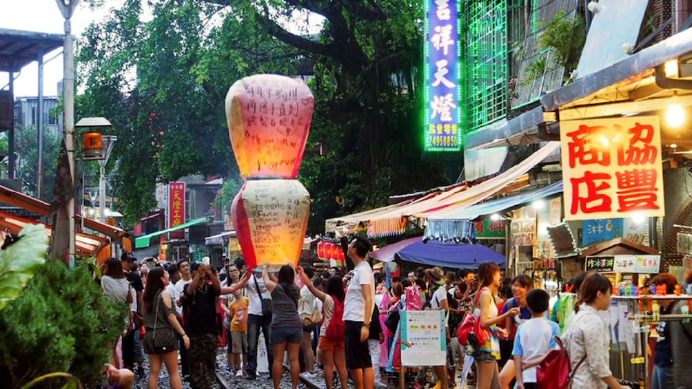 Taiwan Shifen, Houtong, Jiufen Taxi Tour 3 Courses/7 Hrs