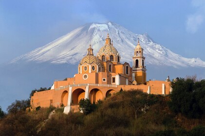 Tutustu Pueblan ja Cholulan maagisiin kaupunkeihin Mexico Citystä käsin.