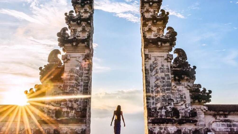 Bali Instagram Tour: Viral Aesthetic Spot Visits with Guide
