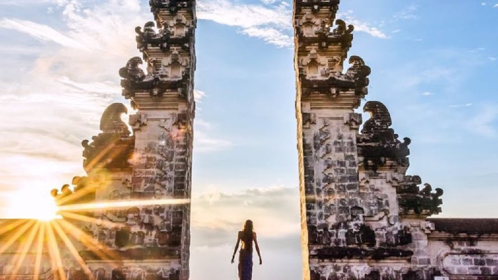 Bali Instagram Tour: Viral Aesthetic Spot Visits with Guide