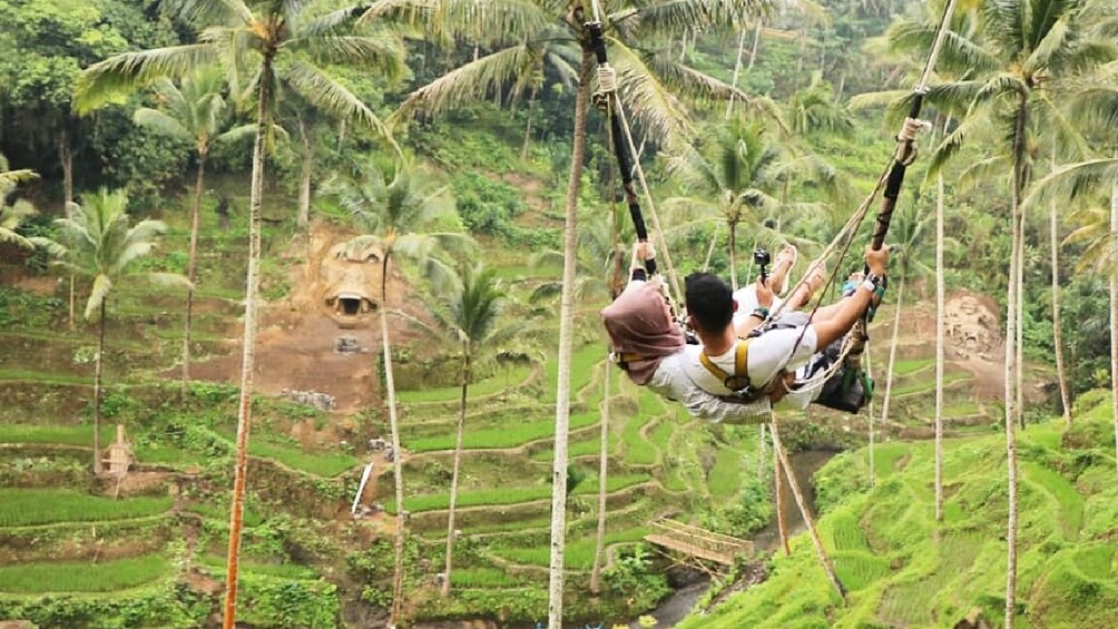 Bali Instagram Tour: Viral Aesthetic Spot Visits with Guide