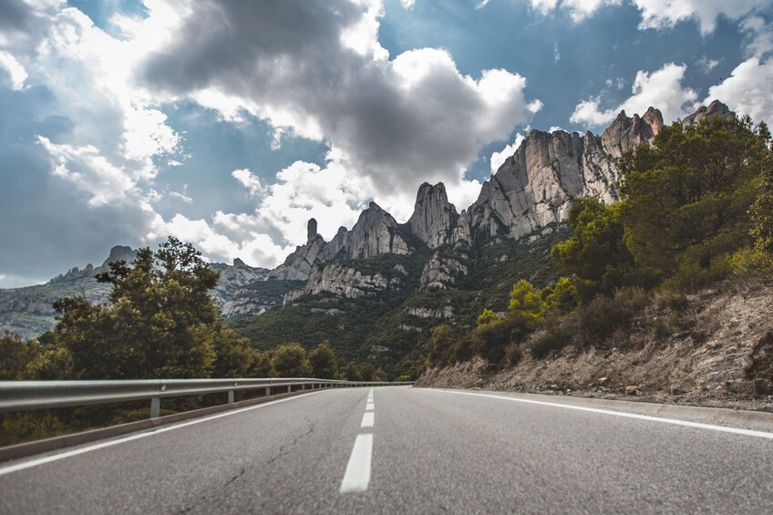 Day Trip From Barcelona to Montserrat & Wine Tasting