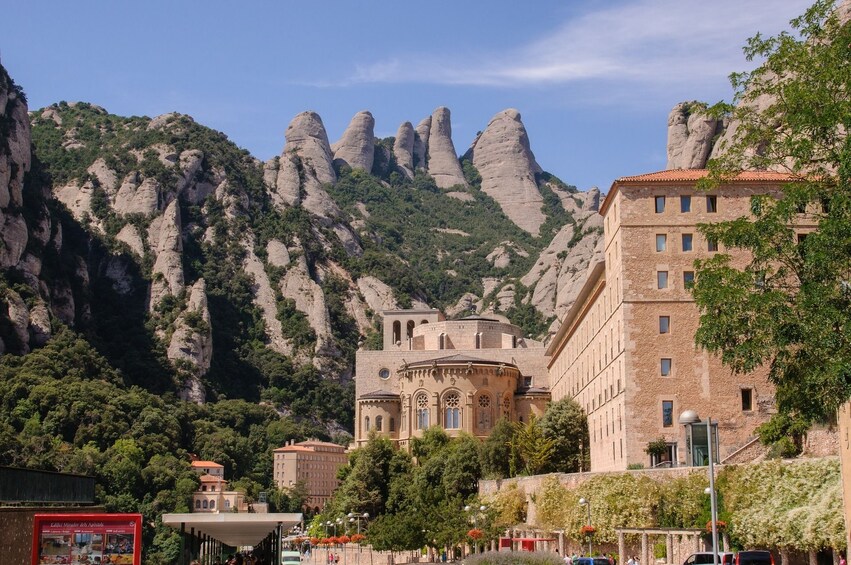 Day Trip From Barcelona to Montserrat & Wine Tasting