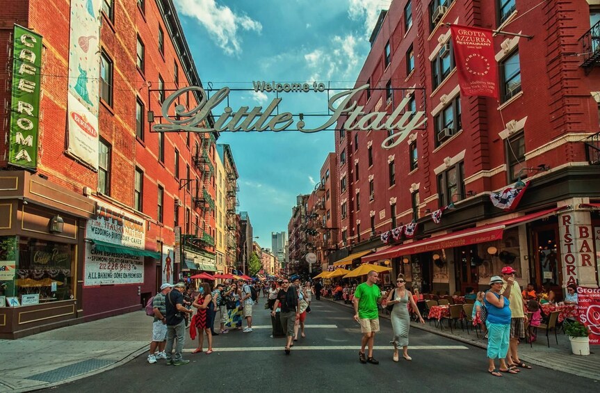 Little Italy & China Town Tour & Visit Statue of liberty