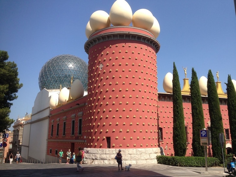 Barcelona to Figueres - Day trip to Salvador Dali Museum