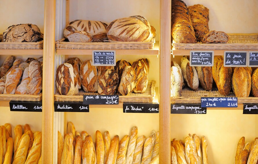 Accessible Parisian Food Tasting Experience