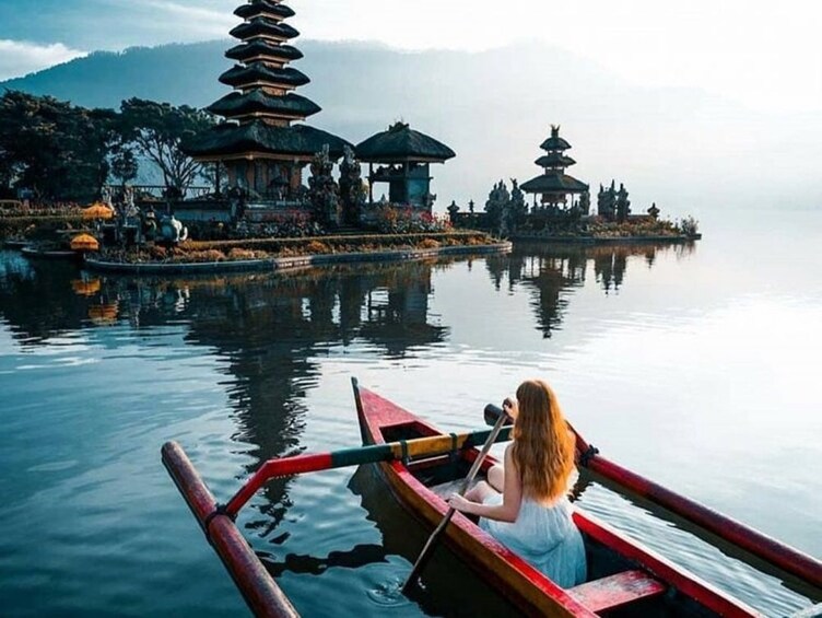 Bedugul & Tanah Lot Tour with Jimbaran Seafood Dinner
