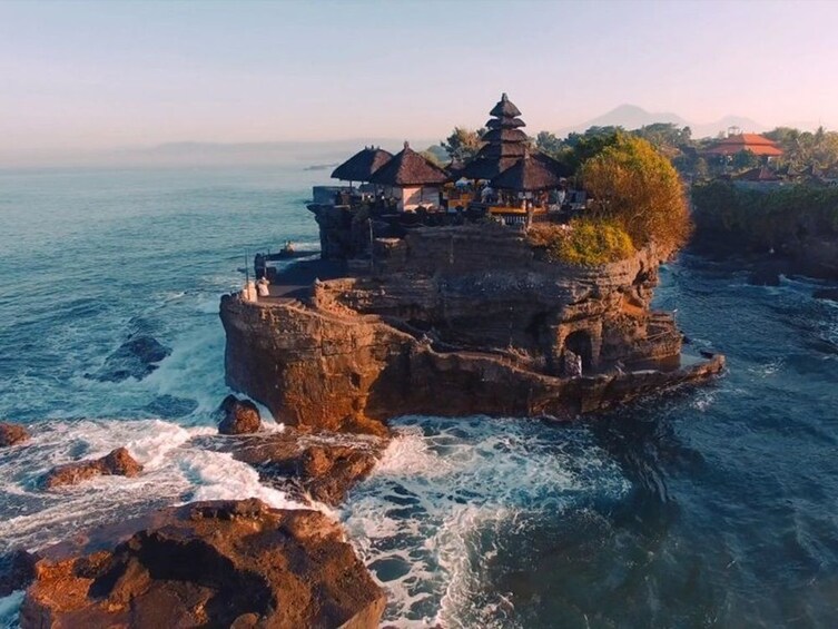 Bedugul & Tanah Lot Tour with Jimbaran Seafood Dinner