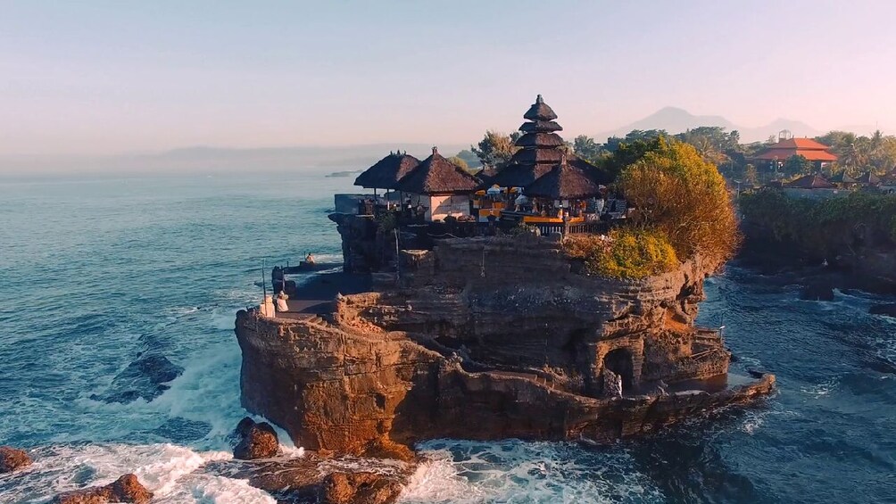 Tanah Lot, Uluwatu & Jimbaran Day Tour