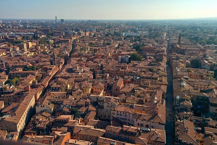 Private & Personalised Full Day in Bologna with a Local