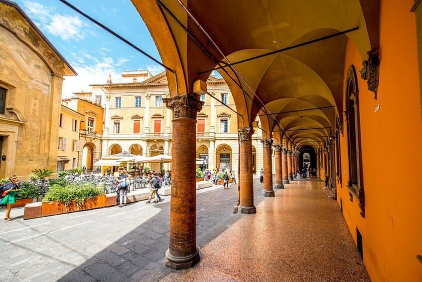 Private & Personalised Full Day in Bologna with a Local