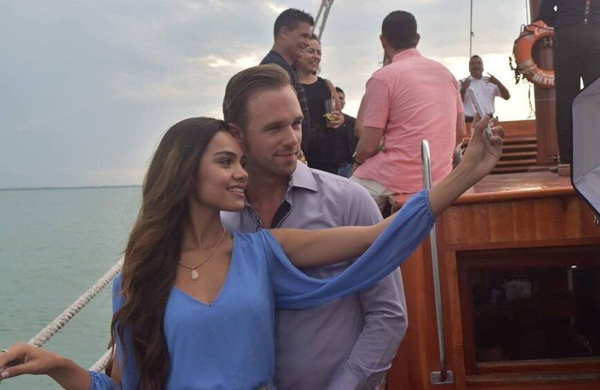 Magic & Romantic Date Sailing in Lagoon at Cancun