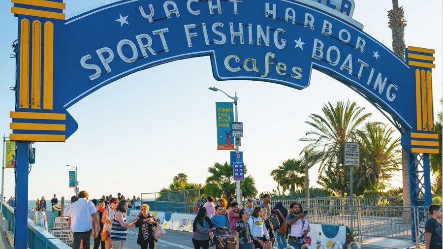 Full-Day Tour of Hollywood, Griffith & Coast