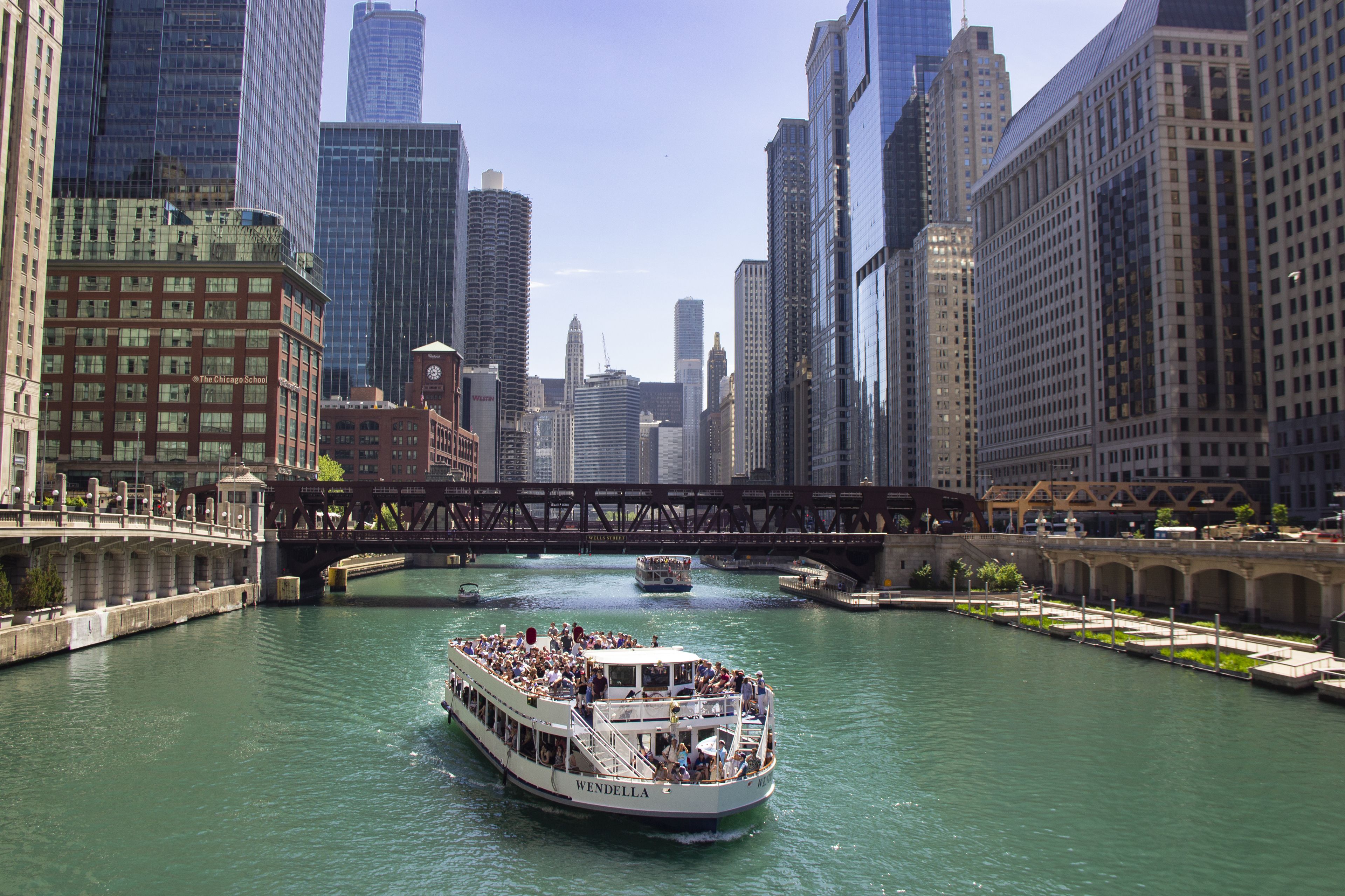 chicago river architecture tour address