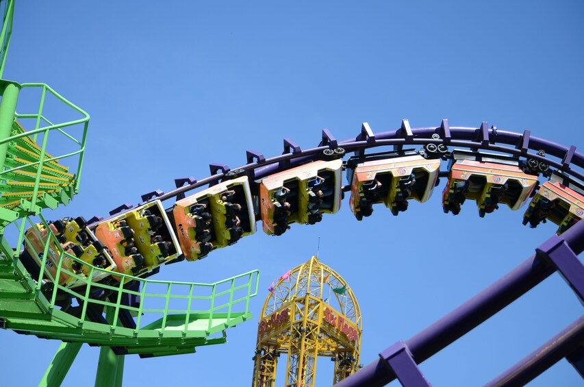 Admission to Six Flags Mexico with roundtrip transportation