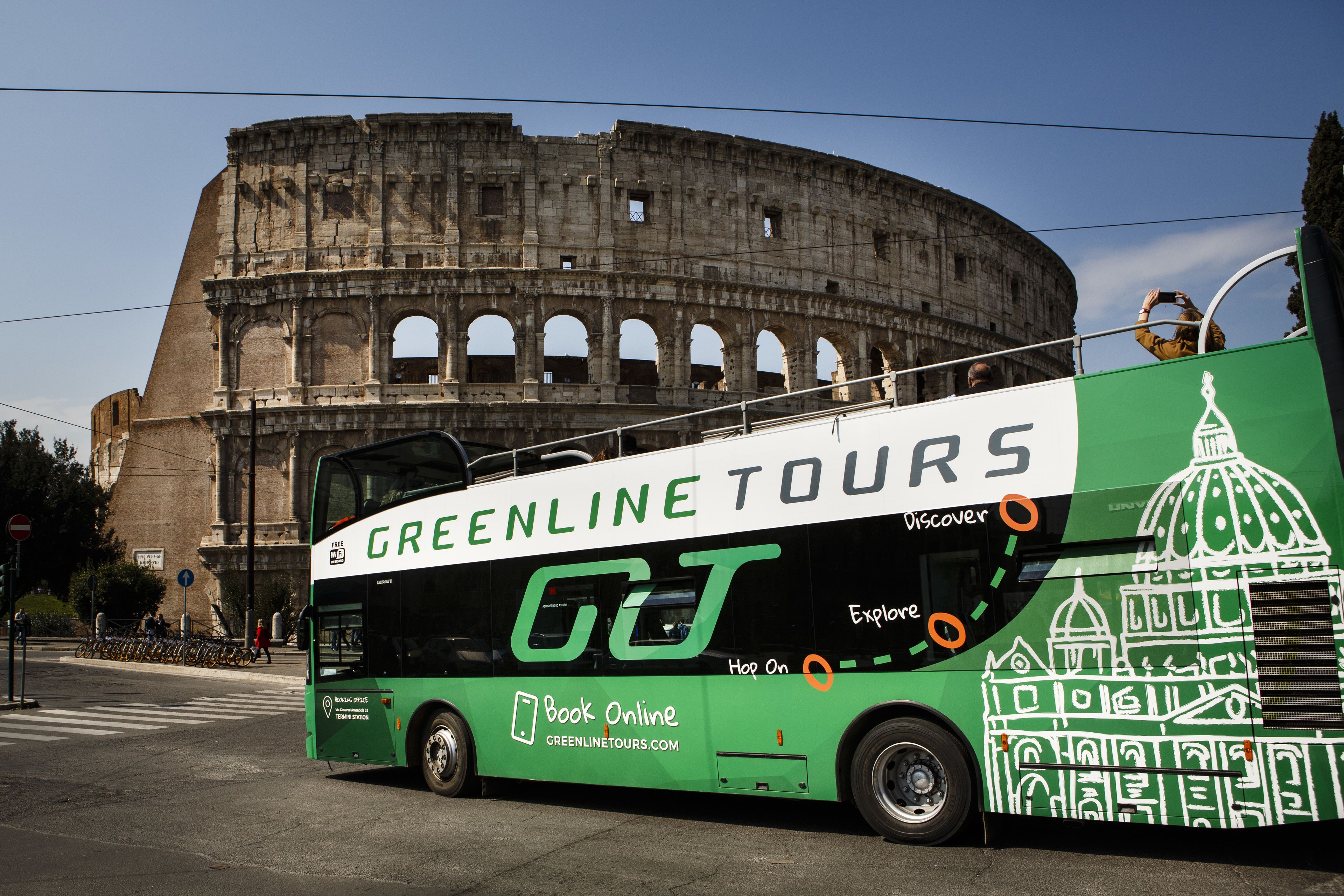 tour bus in rome hop off