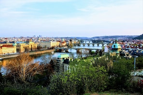 City Discovery Game: Prague's breathtaking views and parks