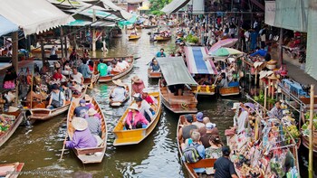 Bangkok Risky Market Boat Riding Amphawa Floating Market