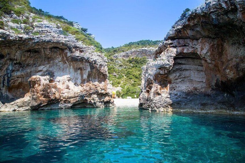 Stiniva bay