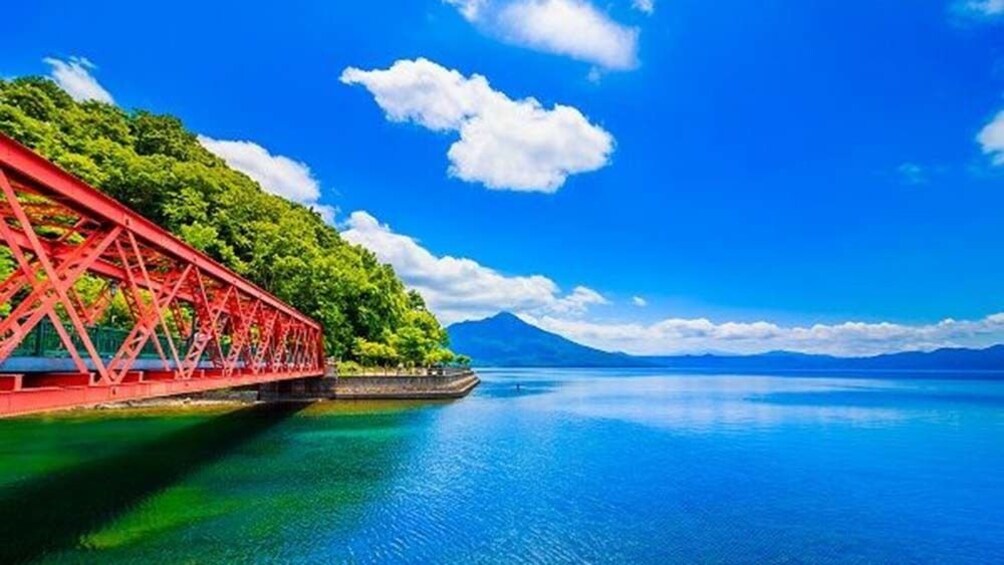 Hokkaido Noboribetsu, Toya & Shikotsu Lake Day Tour